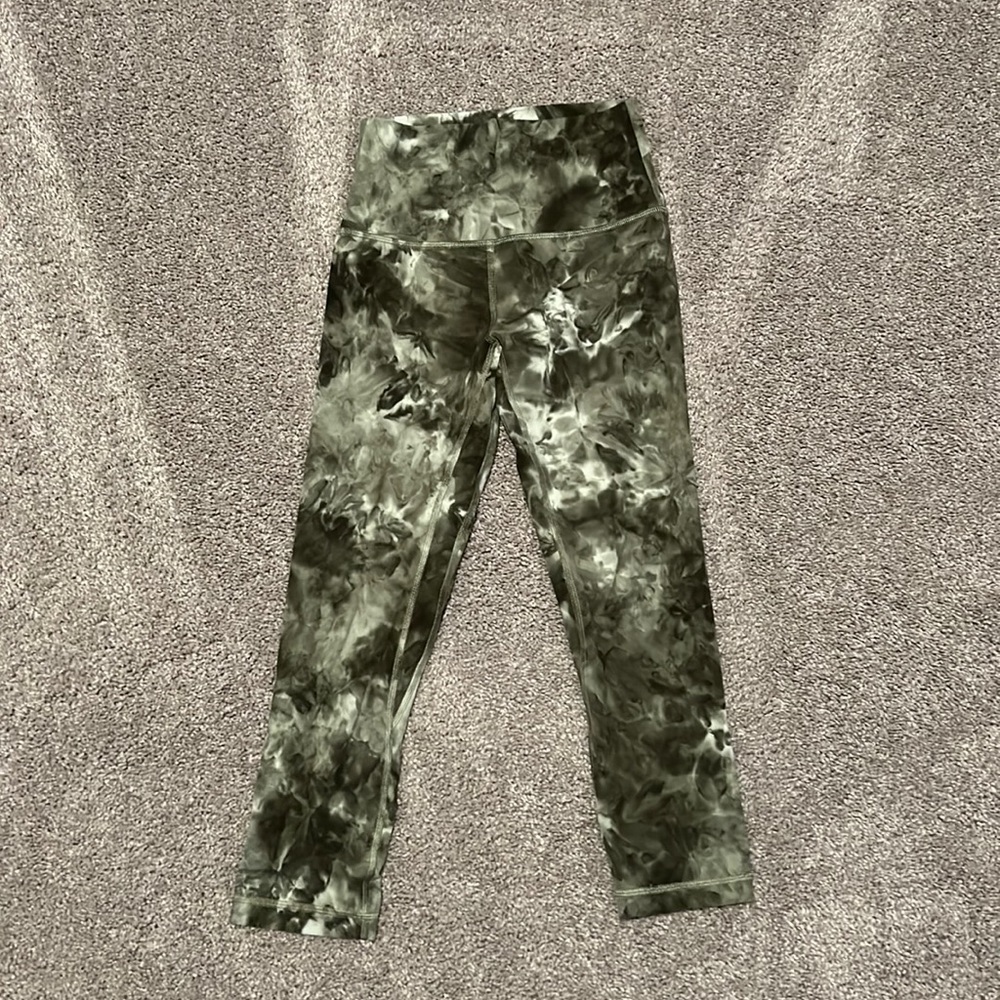 Lululemon crop leggings